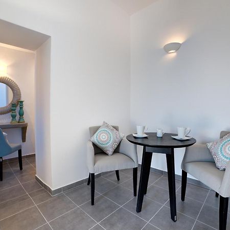 Remvi Suites Фиростефани Номер фото